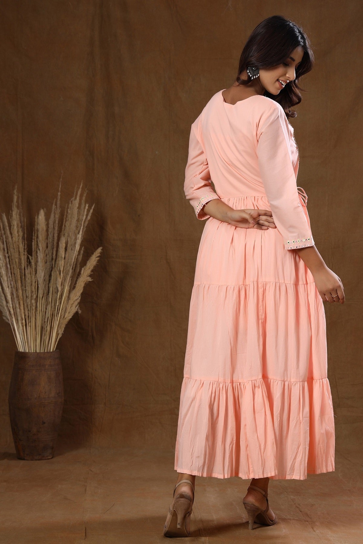 Kaajh Women's Peach Mirror Embellishment Anarkali Kurta