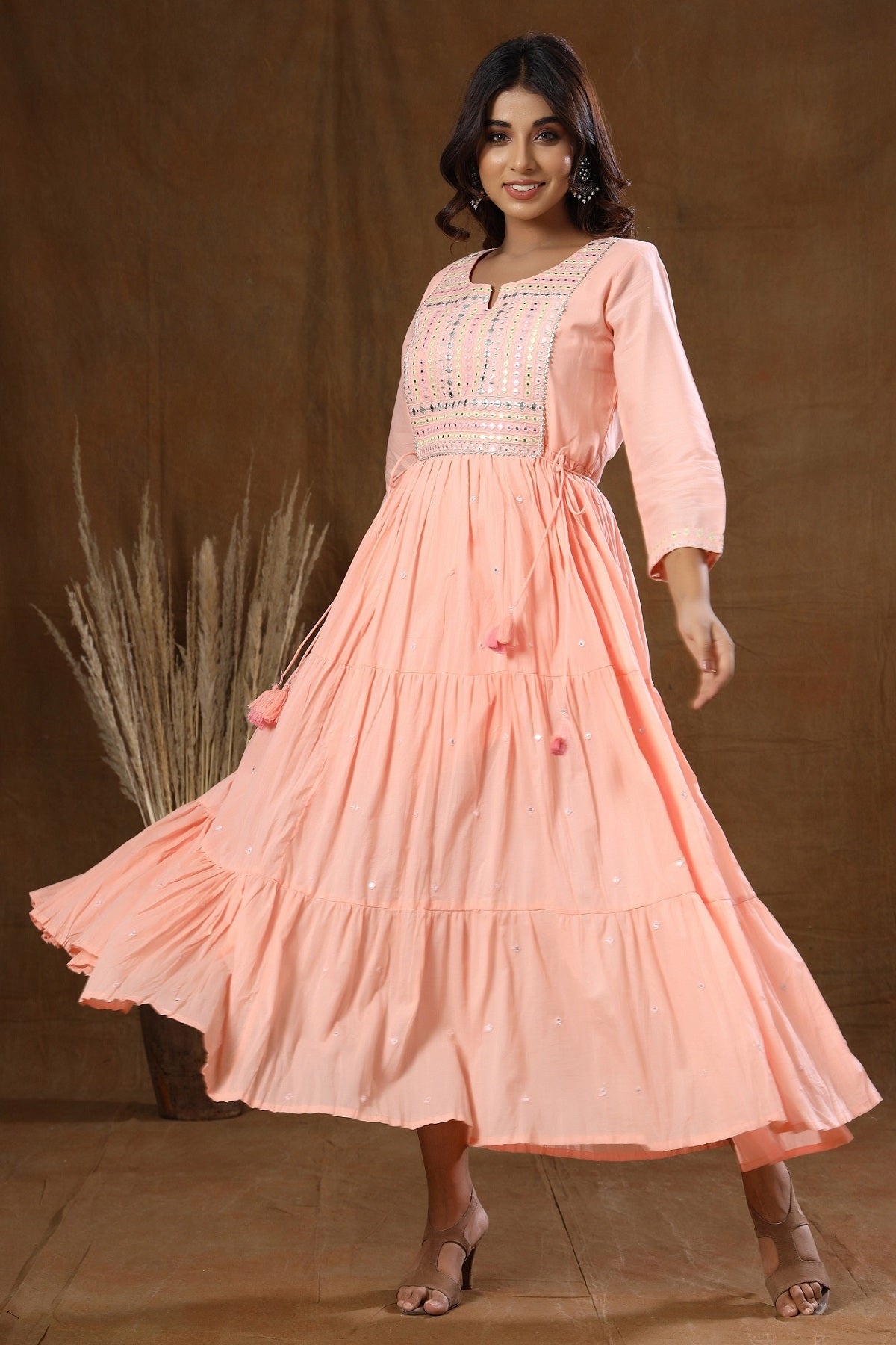 Kaajh Women's Peach Mirror Embellishment Anarkali Kurta