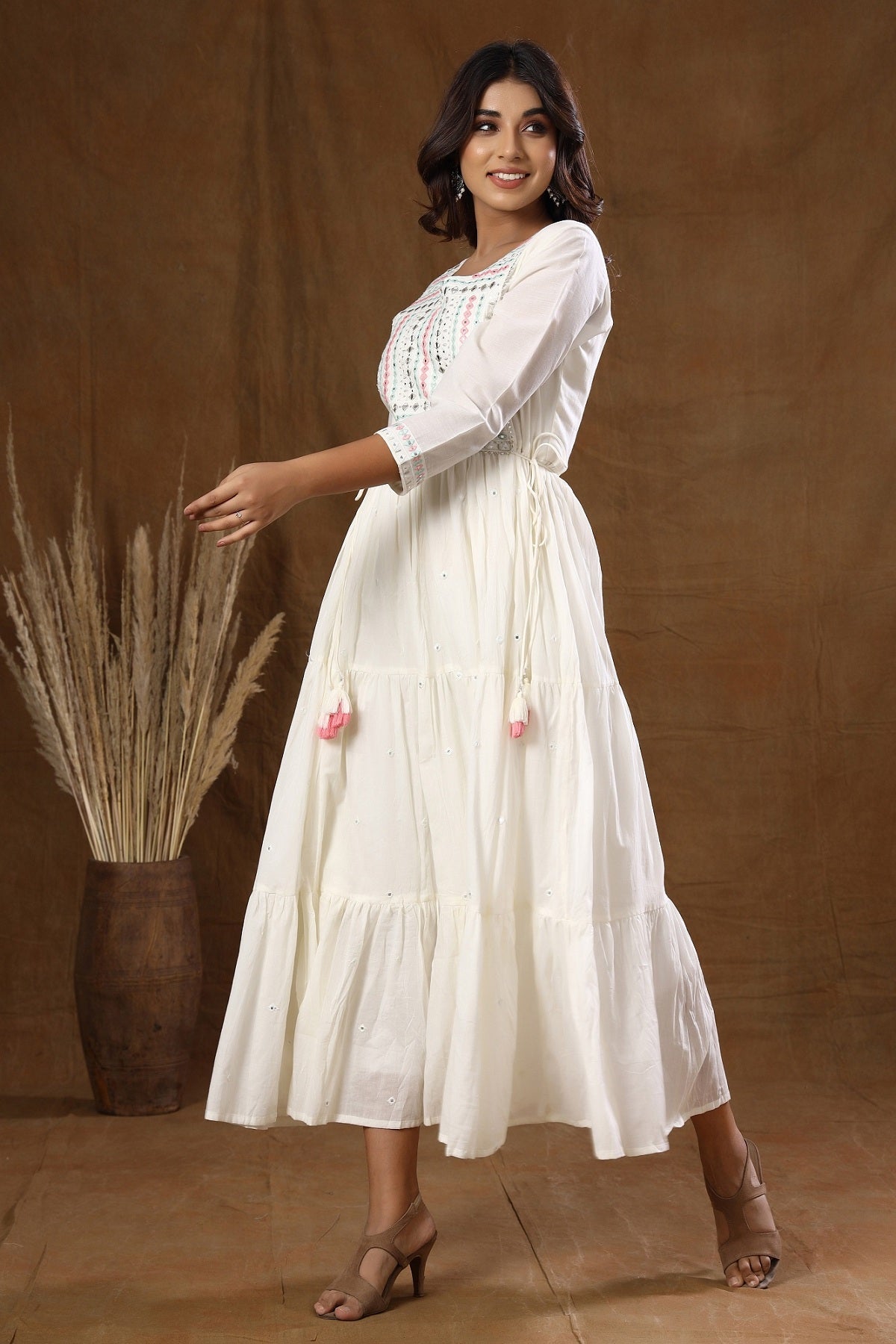 Kaajh Women's White Mirror Embellishment Anarkali Kurta