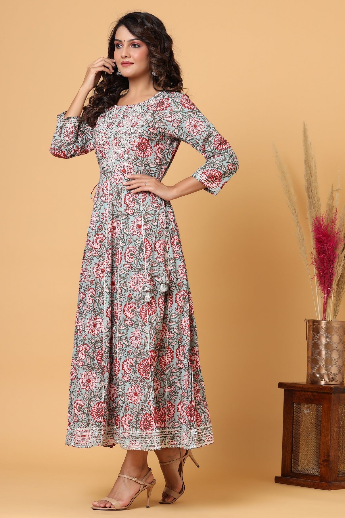 Kaajh Women's Green Red Floral Print Embroidery Anarkali Kurta