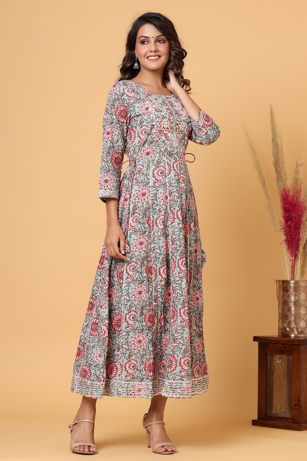 Kaajh Women's Green Red Floral Print Embroidery Anarkali Kurta
