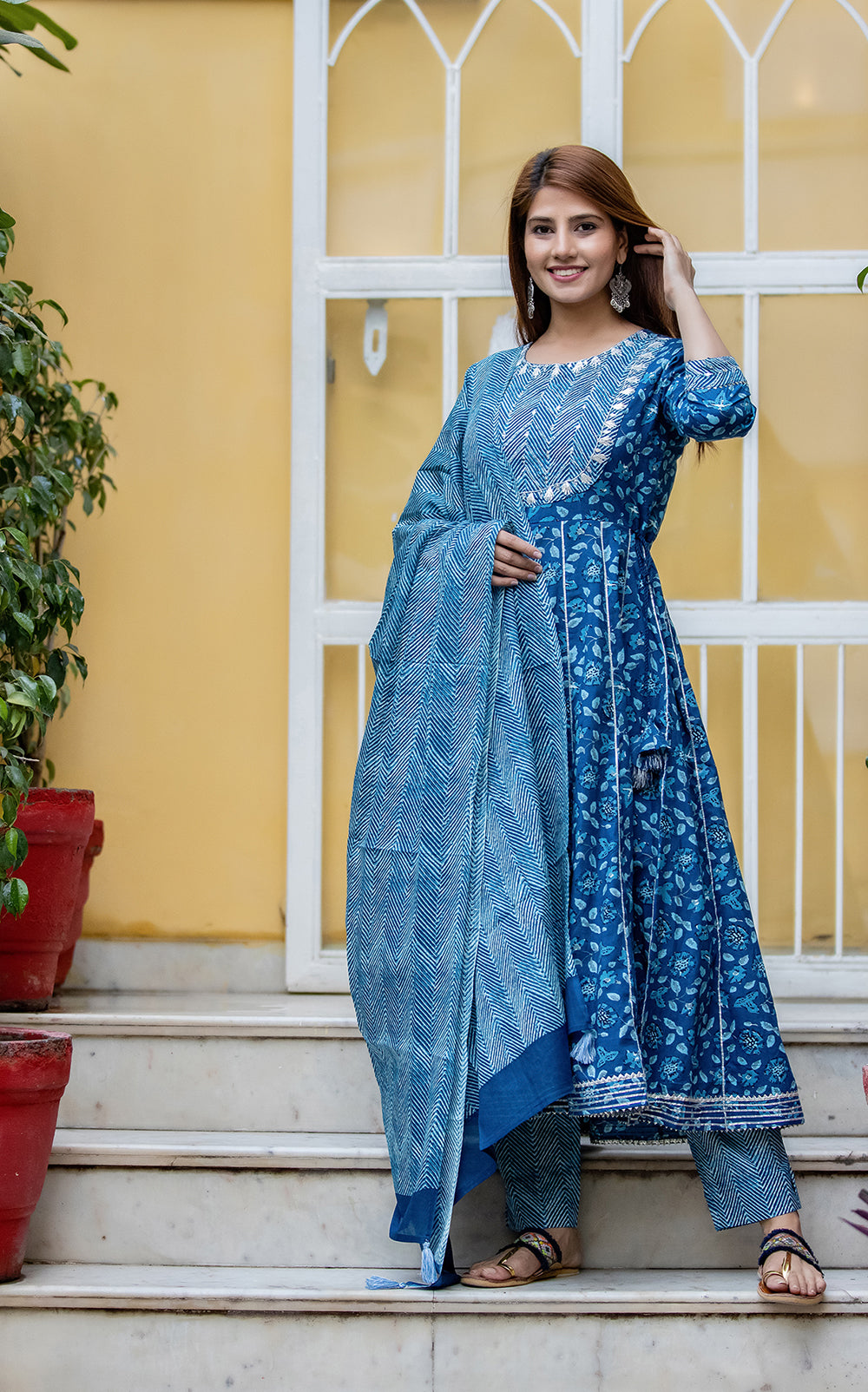 Kaajh Women's Blue Mirror Embellished Anarkali Suit Set