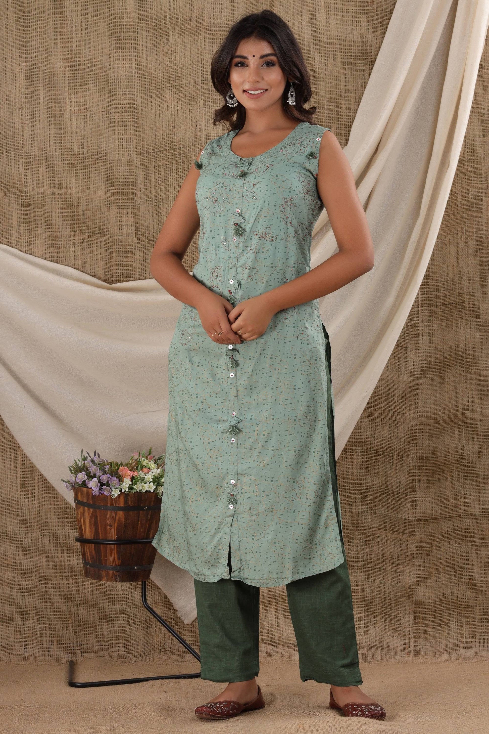Kaajh Women's Green Sleeveless Casual Kurta Pant Set