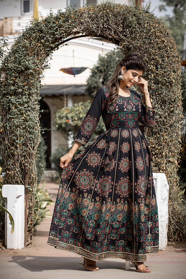 Kaajh Women's Black Gold Printed Ethnic Gown