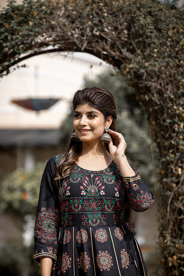 Kaajh Women's Black Gold Printed Ethnic Gown