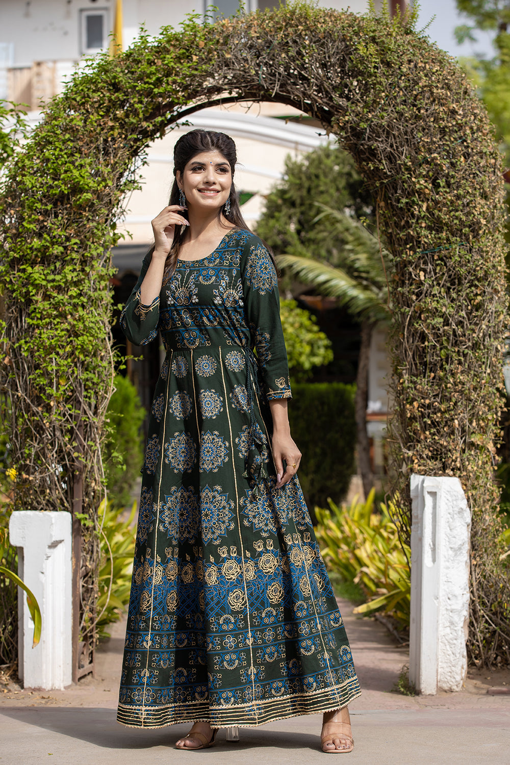 Kaajh Women's Green Gold Printed Ethnic Gown