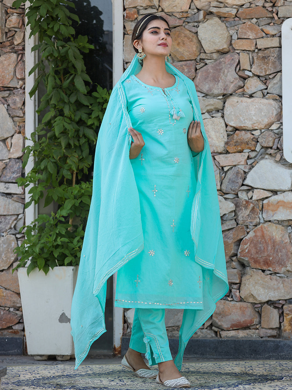 Kaajh Woman's Green Mirror Embellished Cotton Kurta Pant And Dupatta Set