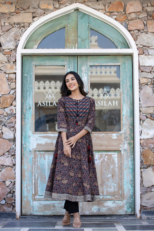 Kaajh Women's Navy Blue Printed Cotton Kurta Pant Set