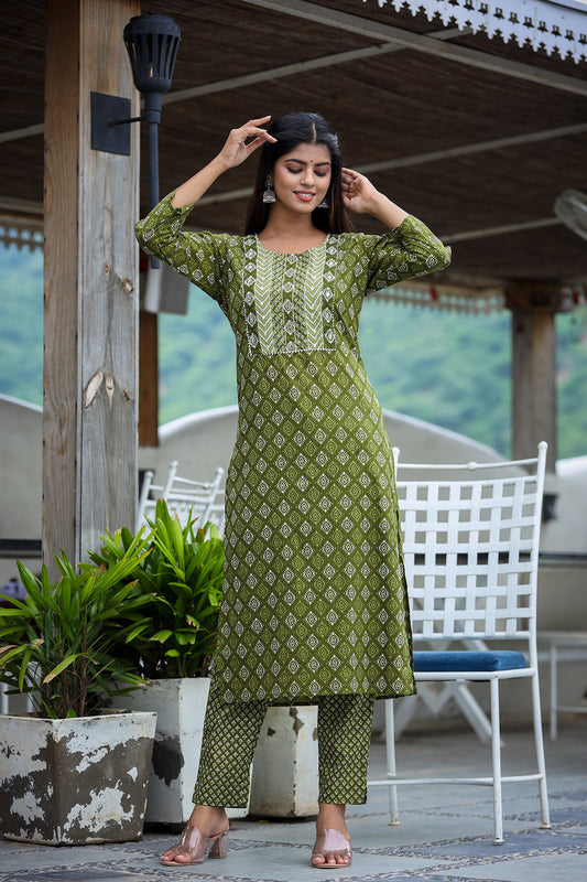 Kaajh Women's Green Printed Kurta Pant Set