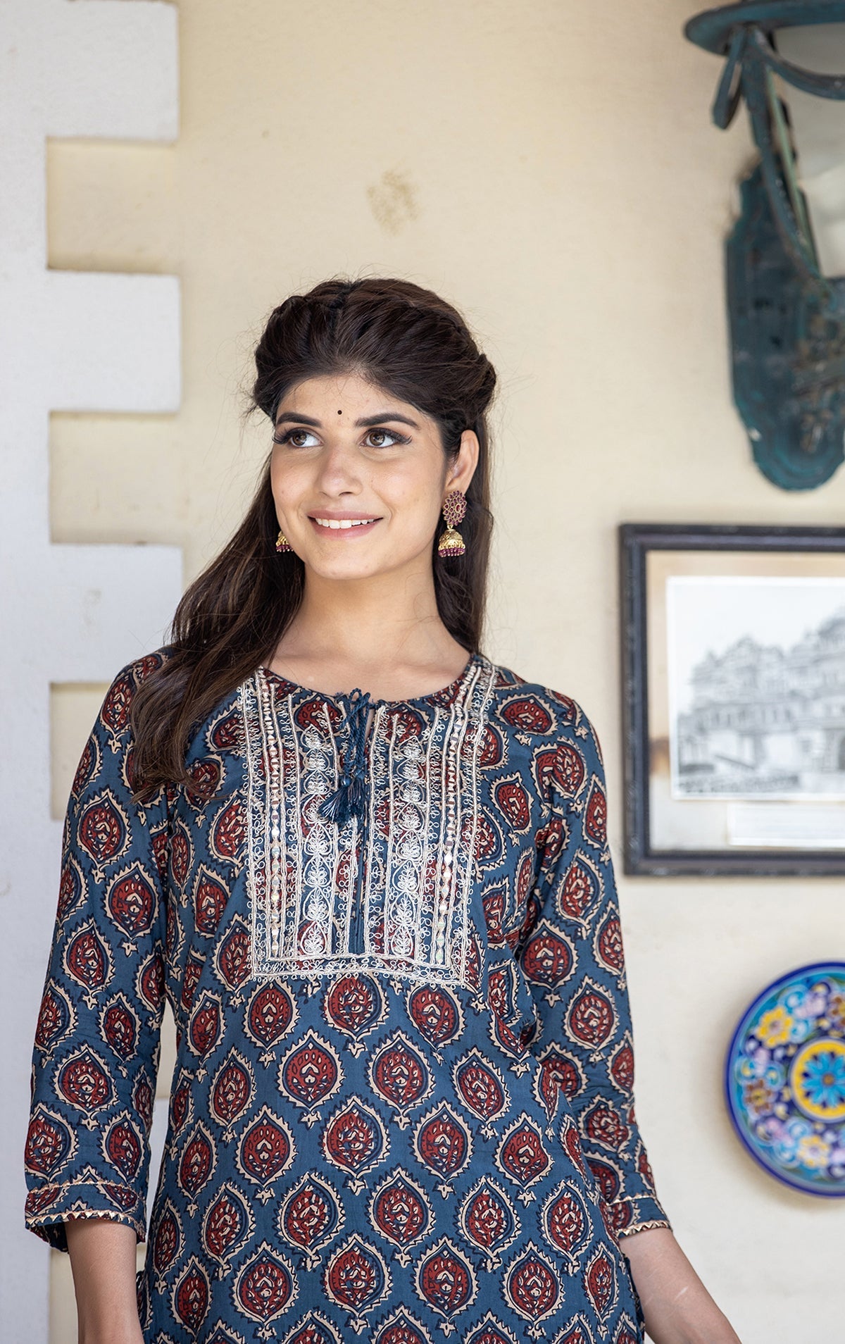 Kaajh Women's Blue Ajrak Print Cotton Kurta Pant Set
