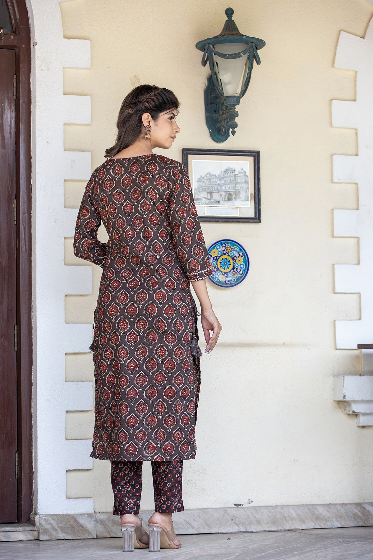 Kaajh Women's Brown Ajrak Print Cotton Kurta Pant Set