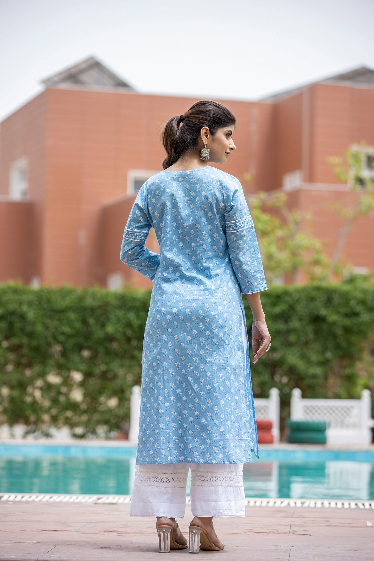 Kaajh Women's Sky Blue Floral Print Cotton Casual Kurta