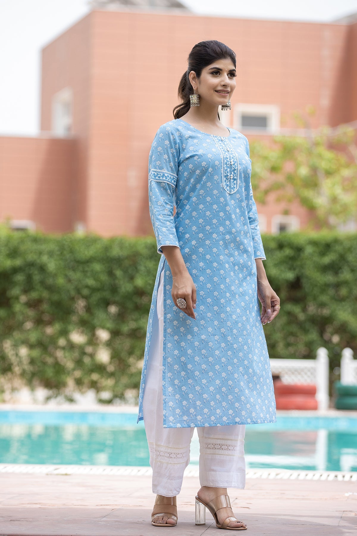 Kaajh Women's Sky Blue Floral Print Cotton Casual Kurta