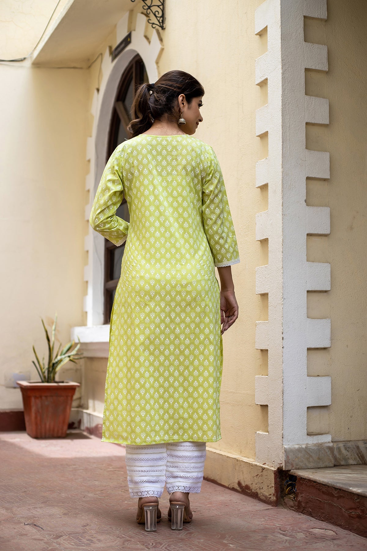 Kaajh Women's Green Pastel Printed Cotton Casual Kurta