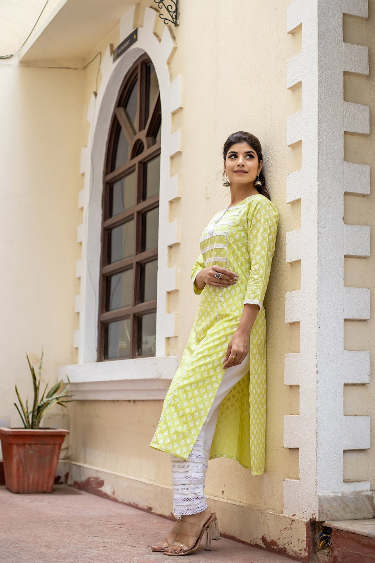 Kaajh Women's Green Pastel Printed Cotton Casual Kurta