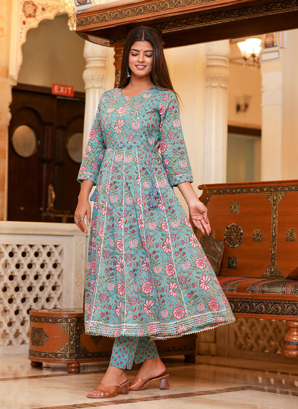 Kaajh Women's Turquoise Floral Print Flared Anarkali Kurta With Pant