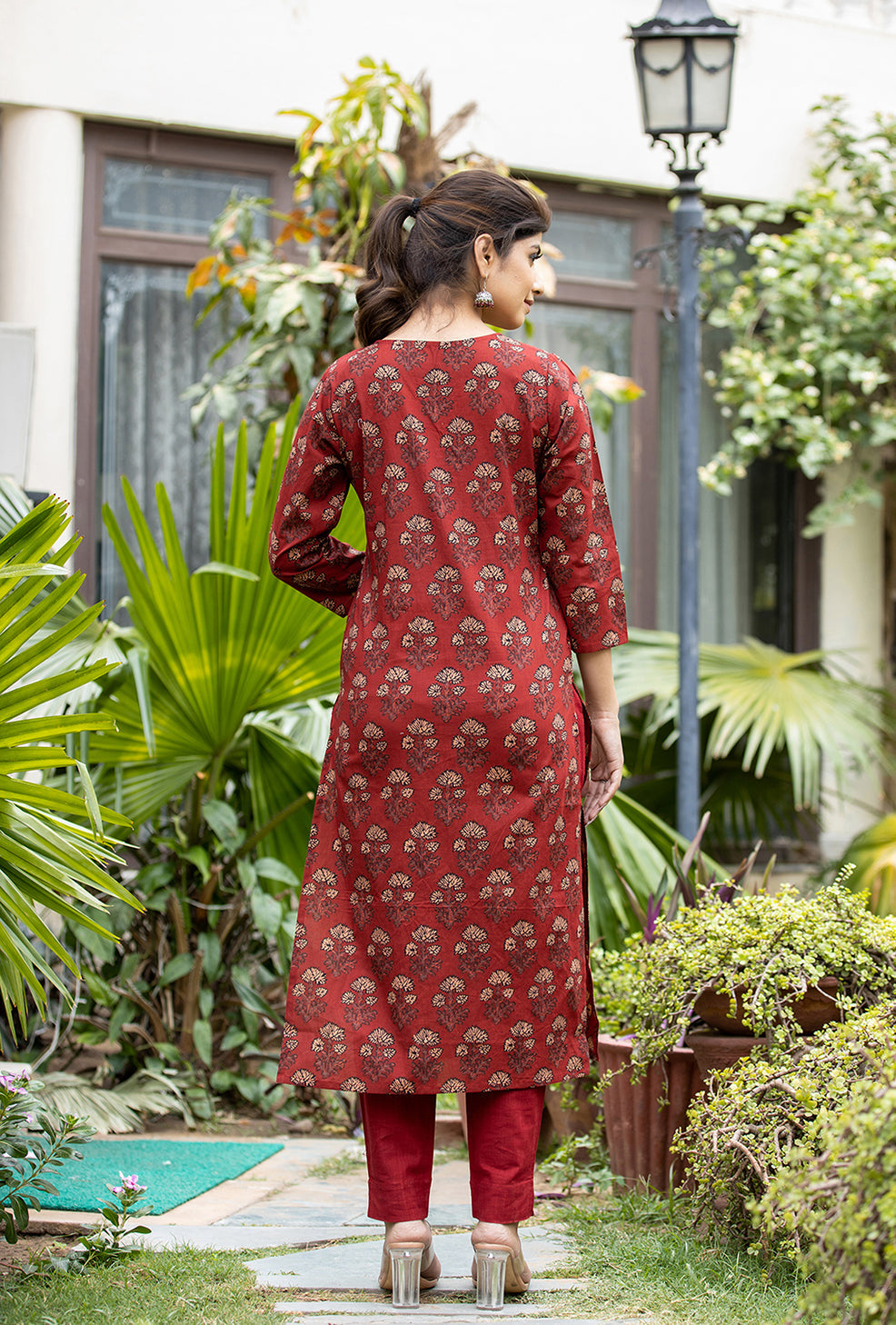 Kaajh Women's Maroon Floral Printed Cotton Kurta Pant Set