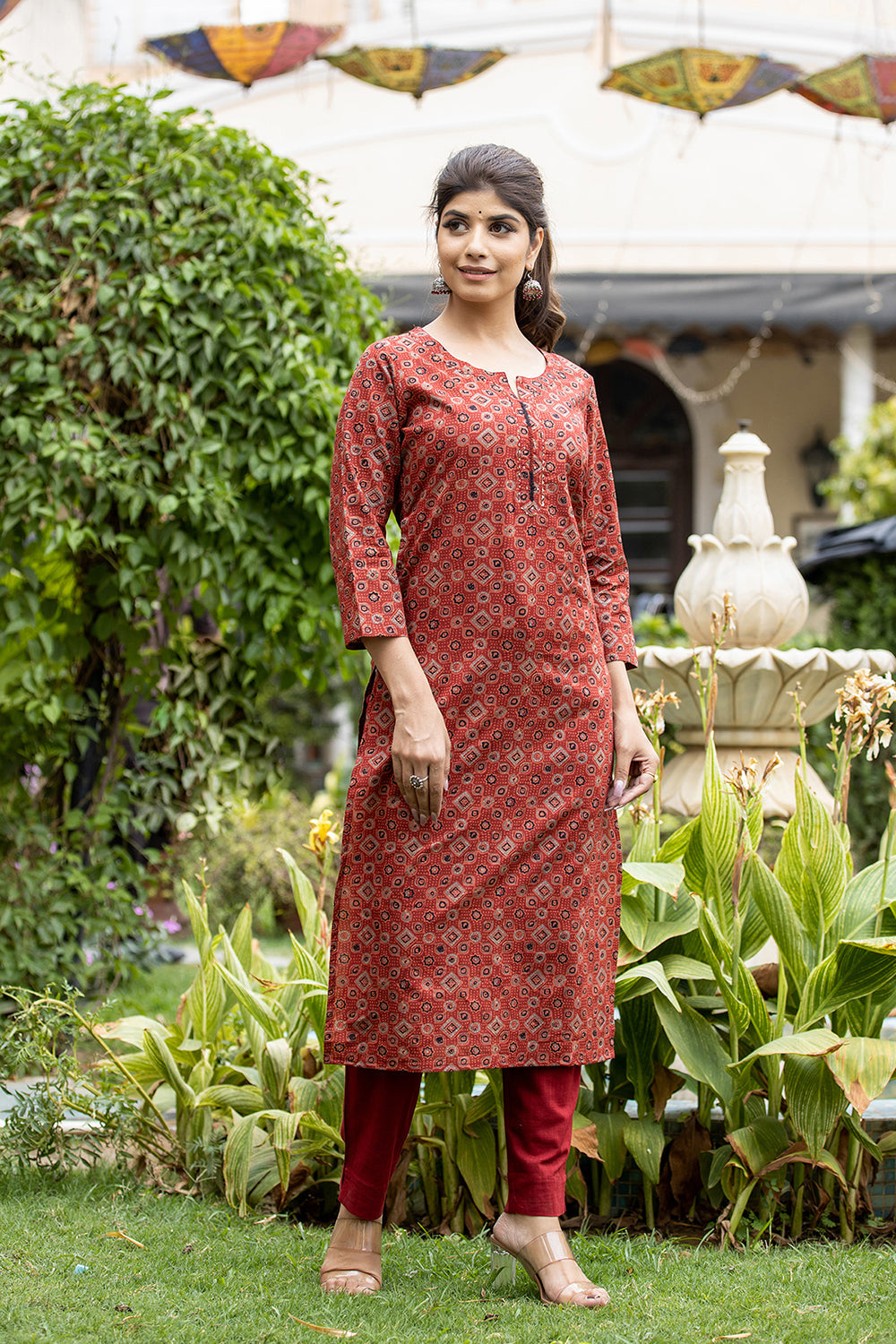 Kaajh Women's Maroon Printed Cotton Kurta Pant Dupatta Set