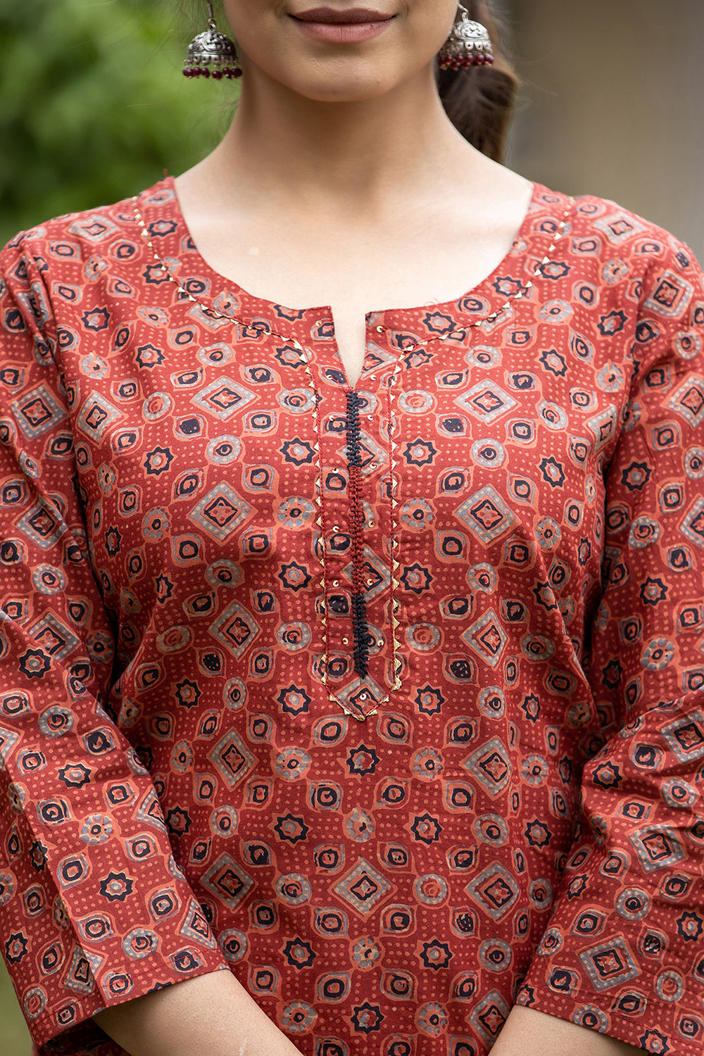 Kaajh Women's Maroon Printed Cotton Kurta Pant Dupatta Set