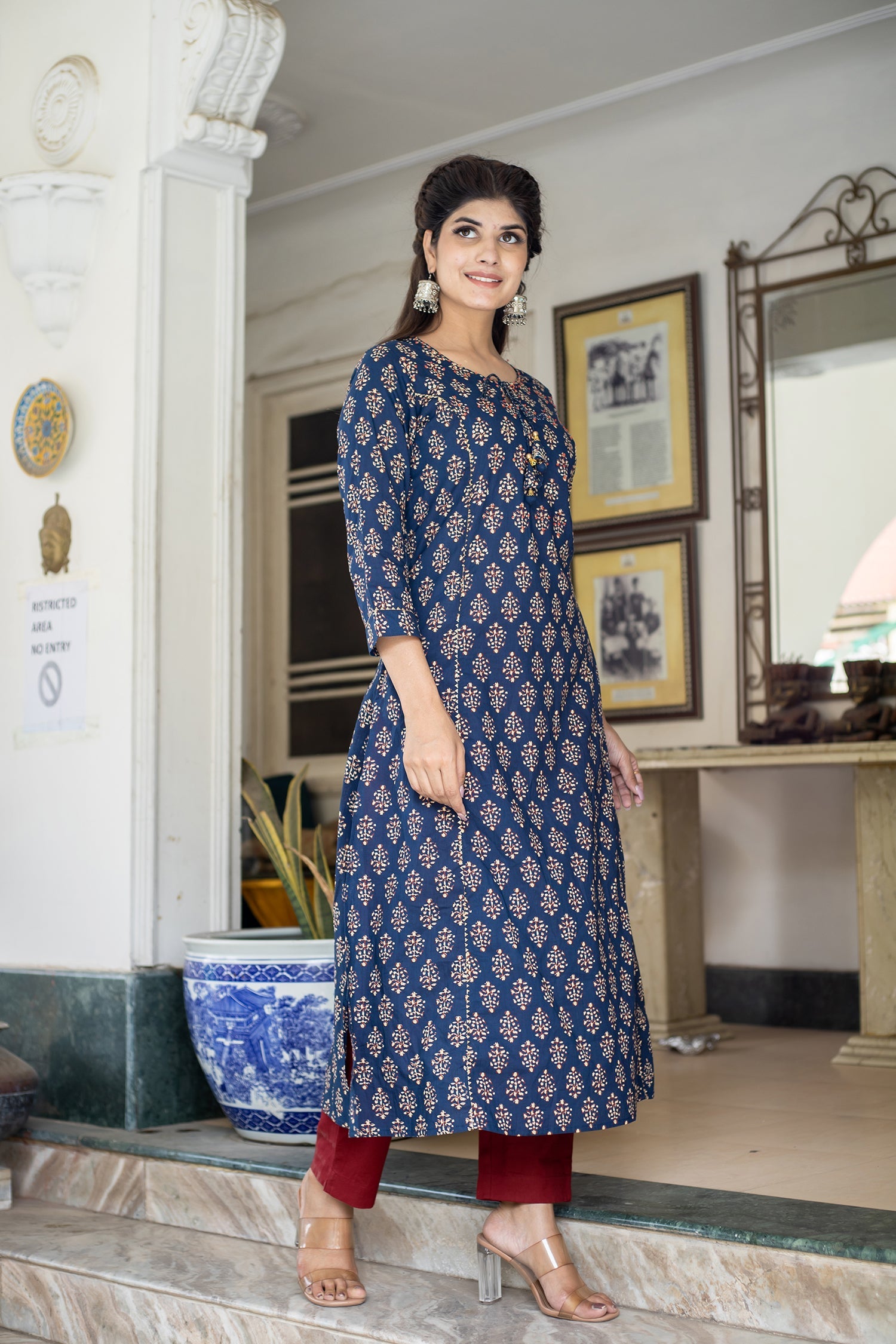 Kaajh Women's Blue Bagru Print Kurta Pant Set