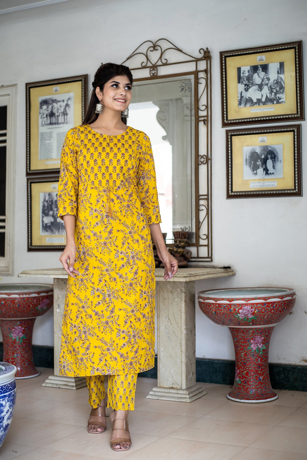 Kaajh Women's Yellow Floral Print Kurta Pant Set