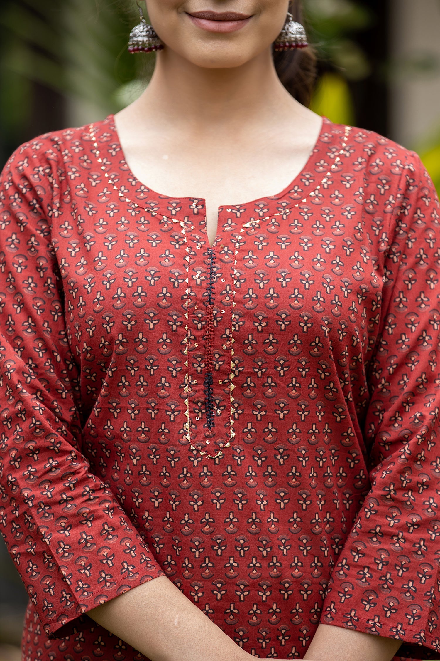 Kaajh Women's Maroon Bootti Printed Cotton Kurta Pant Set