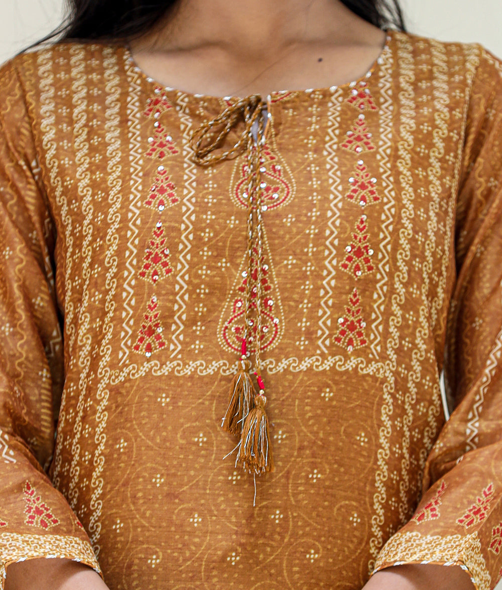 Kaajh Women's Mustard Yellow Chanderi Kurta Set With Trouser And Dupatta
