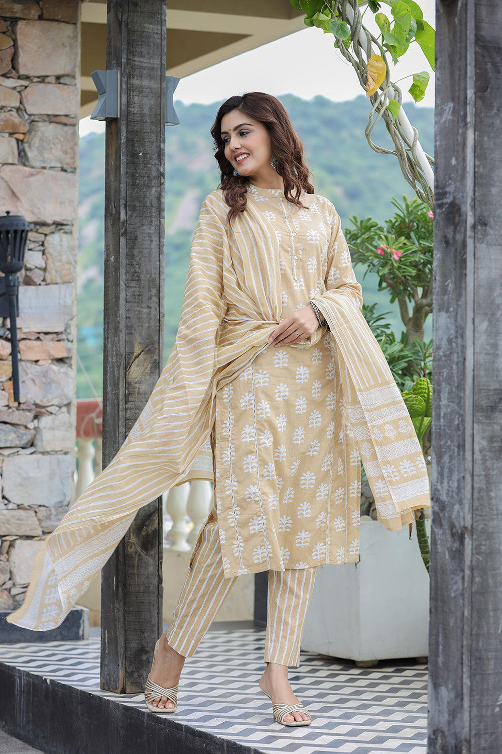 Kaajh Women's Light Brown Floral Printed Suit Set