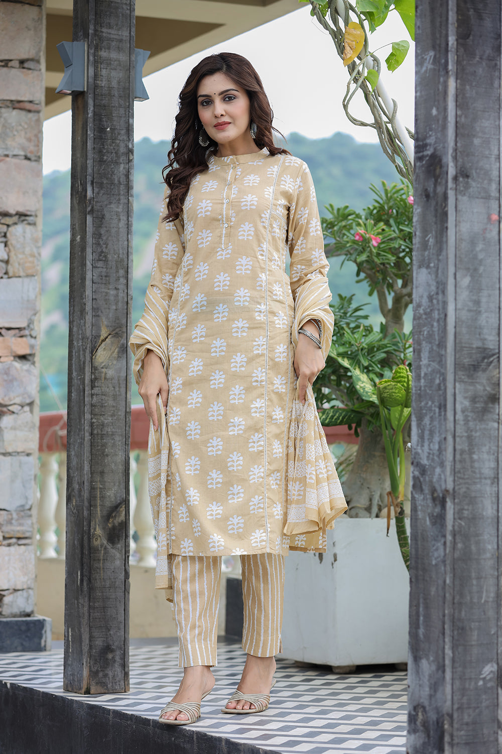 Kaajh Women's Light Brown Floral Printed Suit Set