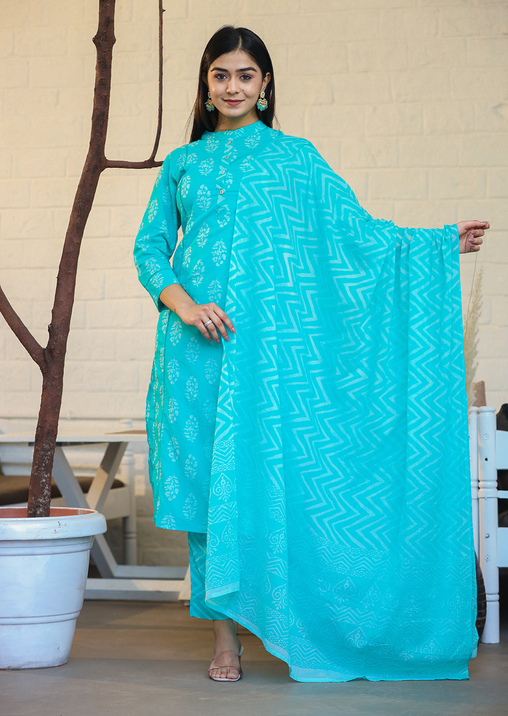 Kaajh Green Floral Printed Kurta Pant Set For Women
