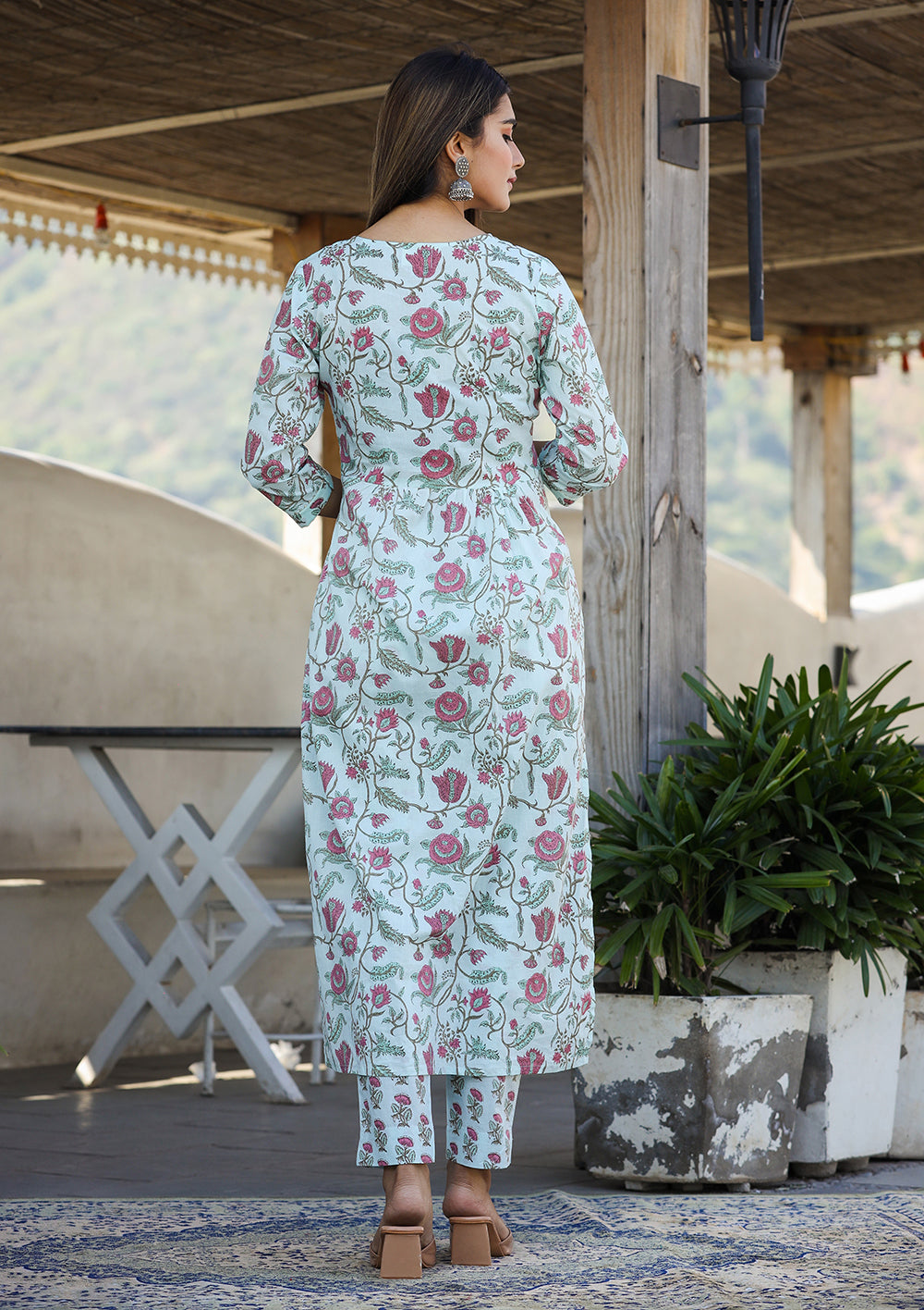 Kaajh Women's Sky Blue Floral Print Side Slit Cotton Kurta Pant Set