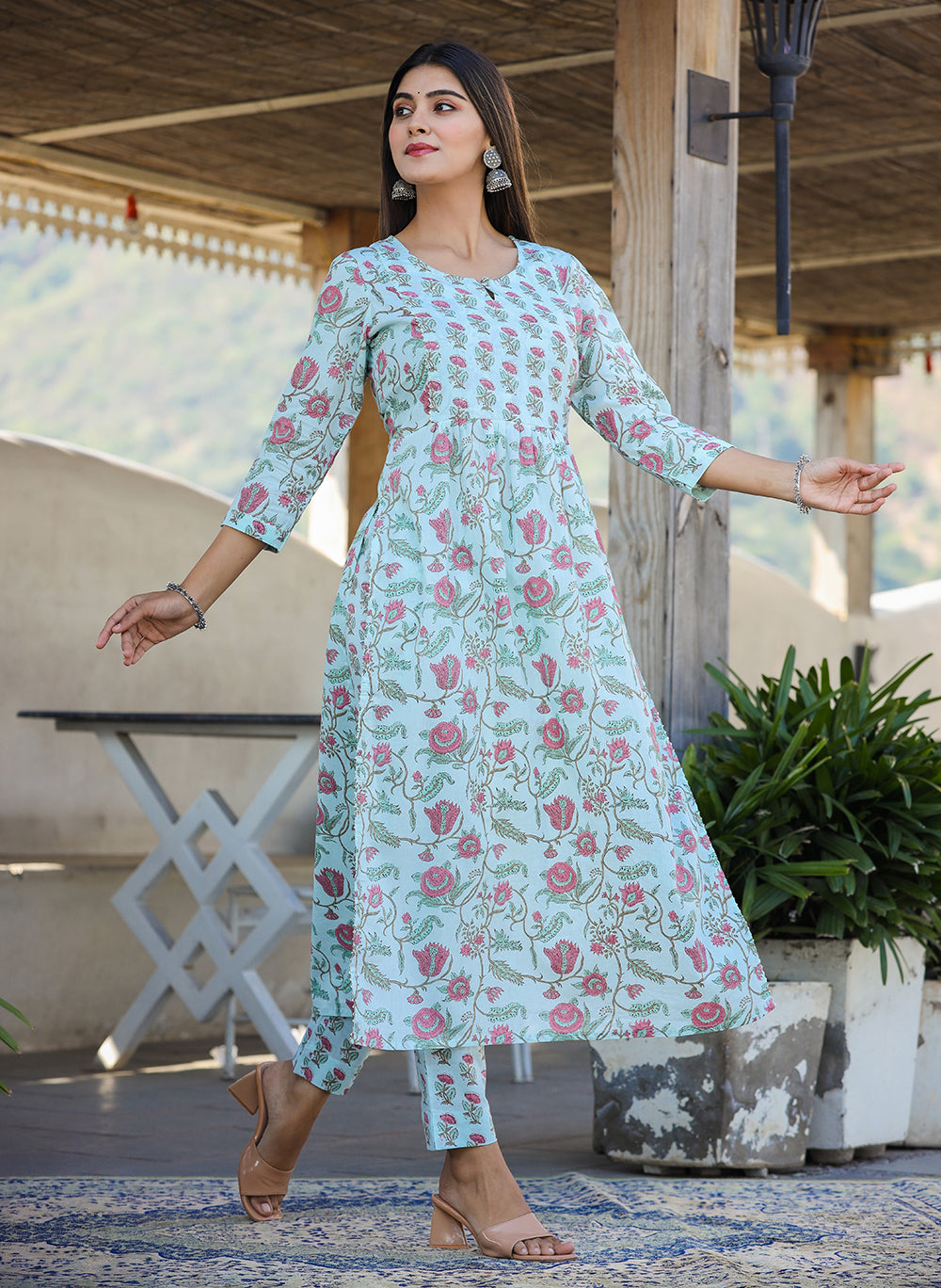 Kaajh Women's Sky Blue Floral Print Side Slit Cotton Kurta Pant Set
