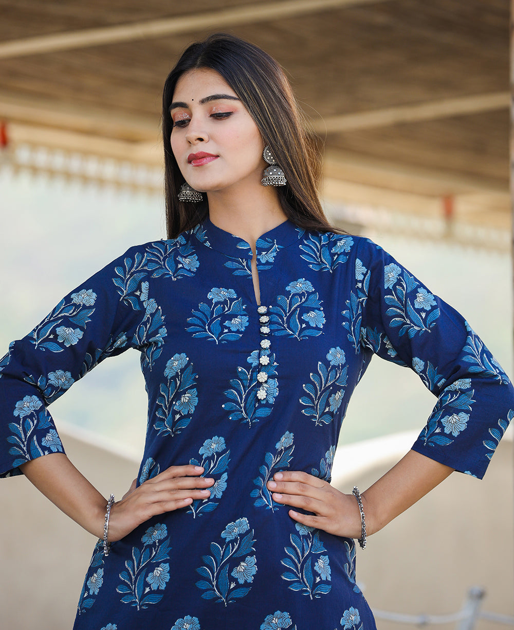 Kaajh Women's Blue Floral Print Cotton Kurta With Trouser