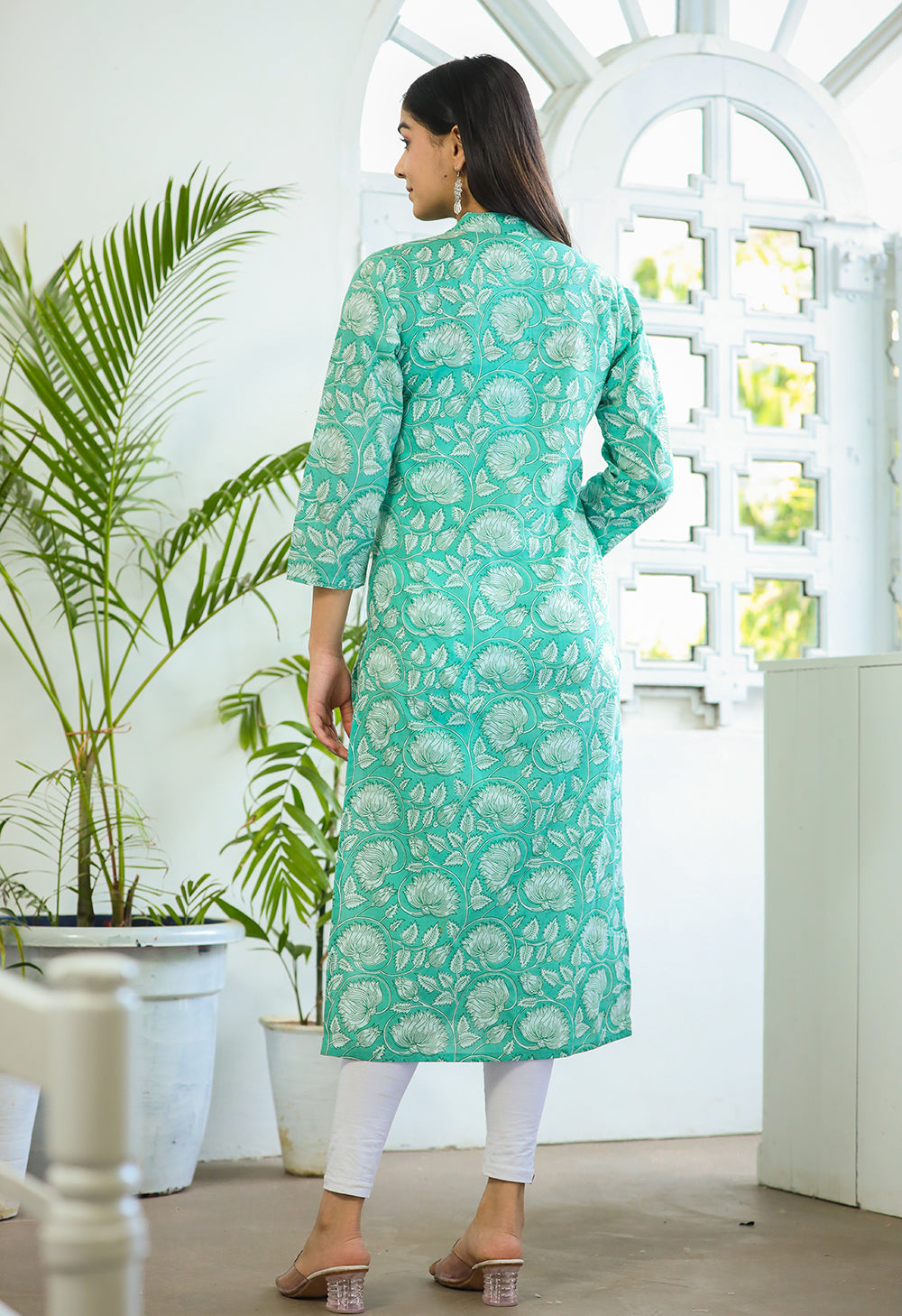 Kaajh Woman's Pastel Green Floral Print Cotton Casual Kurta