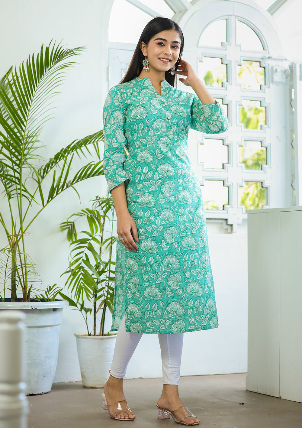 Kaajh Woman's Pastel Green Floral Print Cotton Casual Kurta