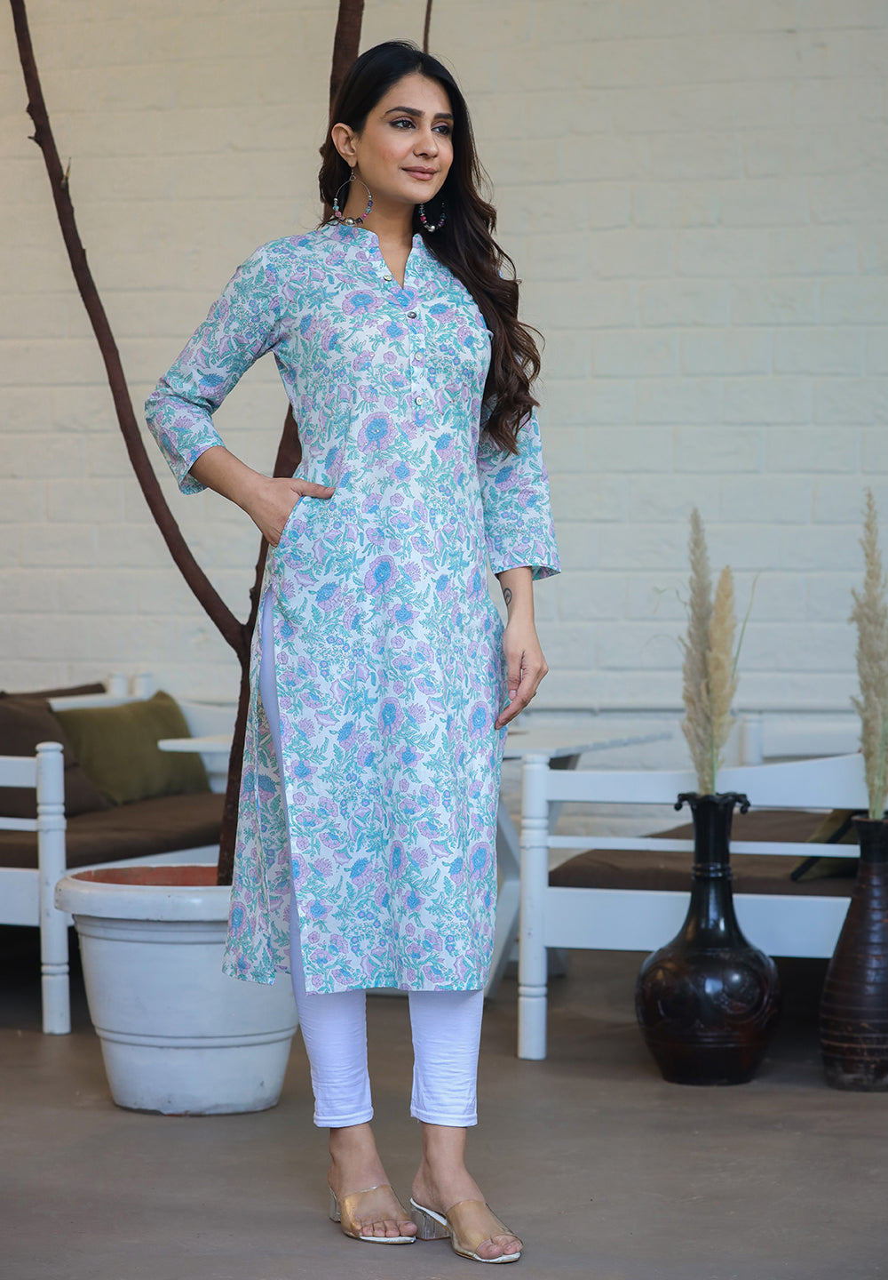 Kaajh Woman's Sky Blue Floral Print Cotton Casual Kurta