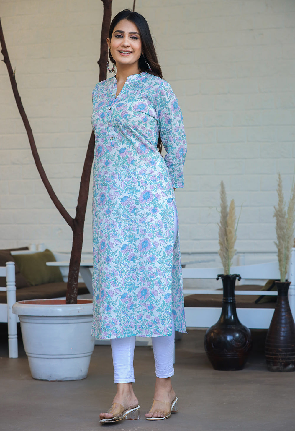 Kaajh Woman's Sky Blue Floral Print Cotton Casual Kurta