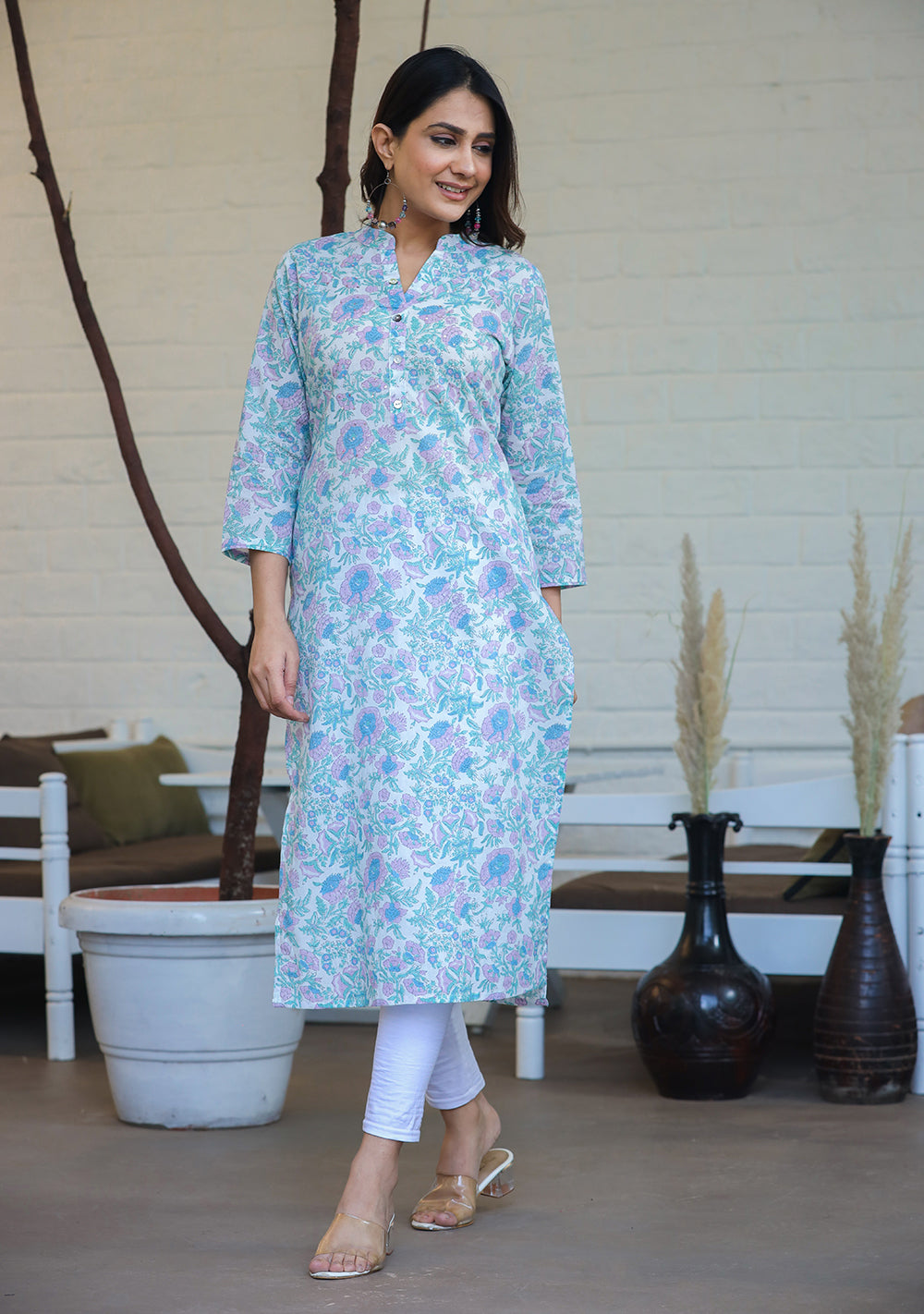Kaajh Woman's Sky Blue Floral Print Cotton Casual Kurta