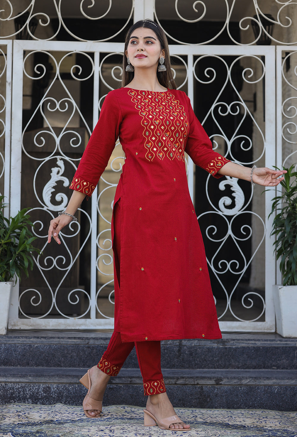 Kaajh Women's Maroon Embroidered Cotton Kurta Pant Set