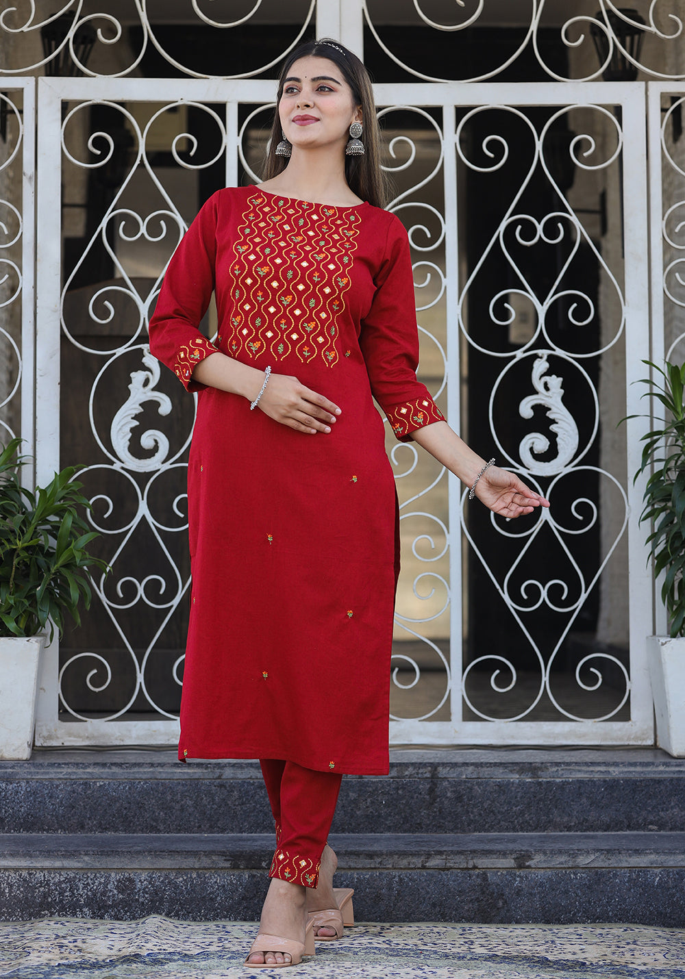 Kaajh Women's Maroon Embroidered Cotton Kurta Pant Set