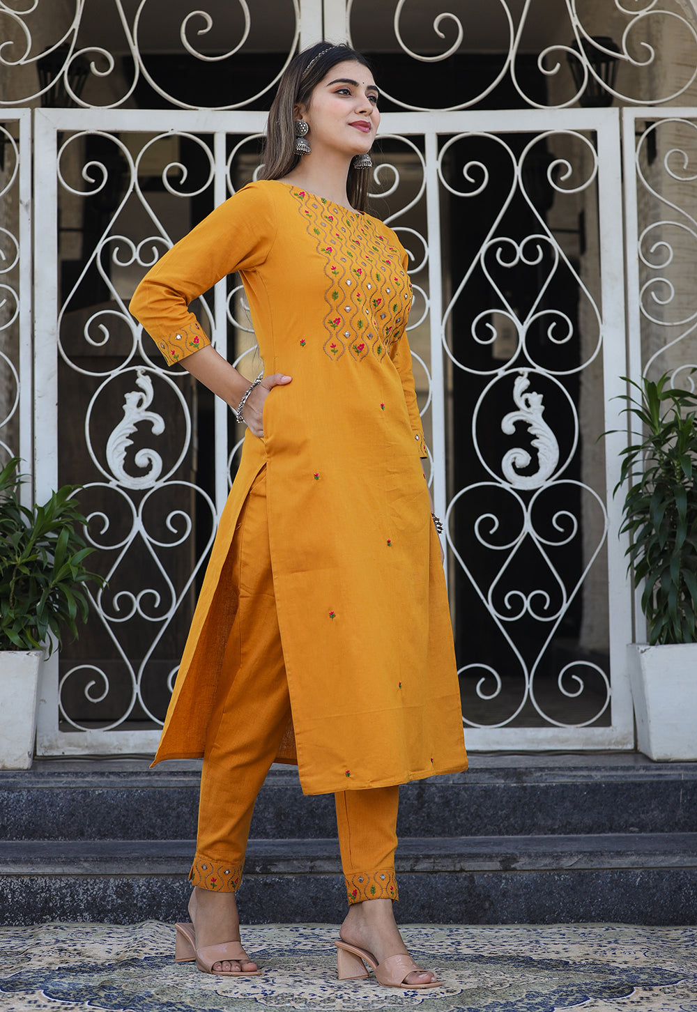 Kaajh Women's Yellow Embroidered Cotton Kurta Pant Set