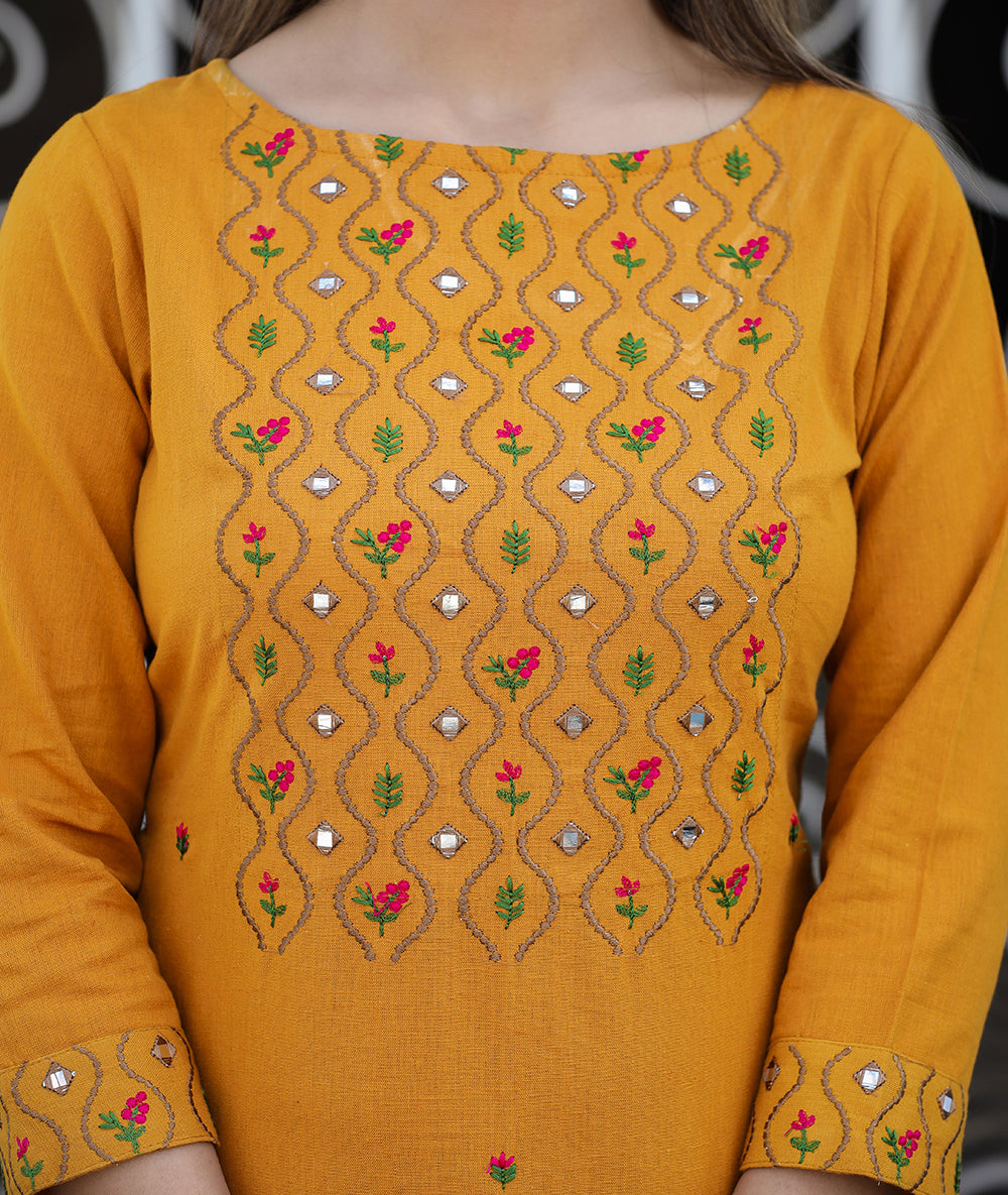 Kaajh Women's Yellow Embroidered Cotton Kurta Pant Set
