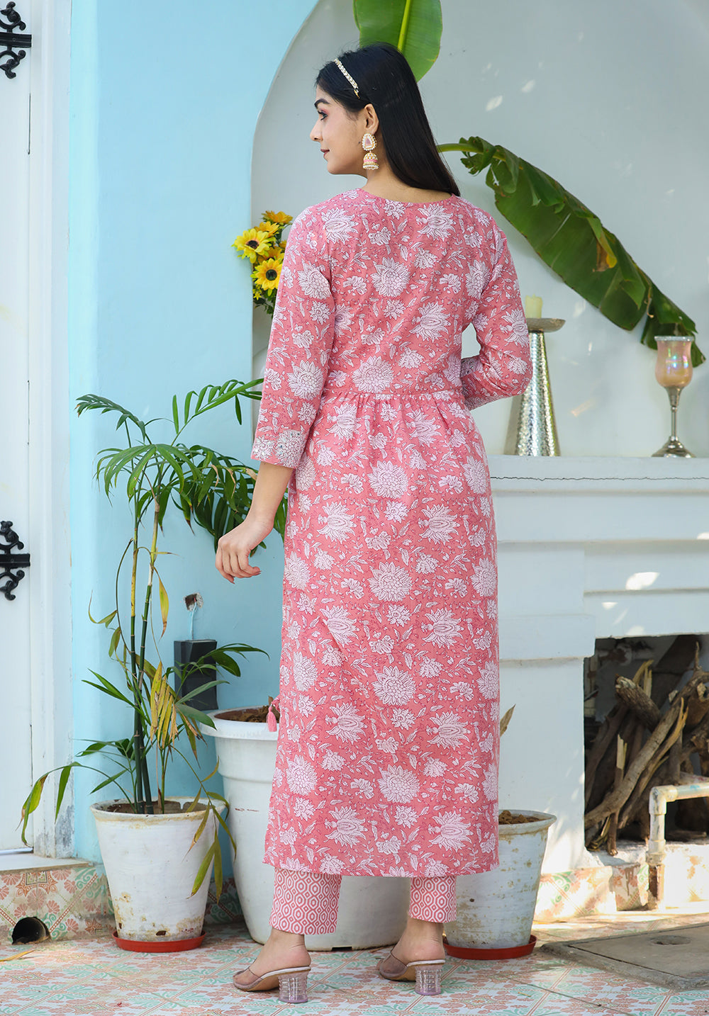 Kaajh Woman's Pink Floral Print Cotton Kurta Pant With Dupatta Set