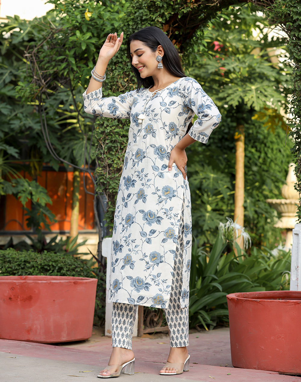 Kaajh Women's Grey Floral Print Cotton Kurta Pant Set