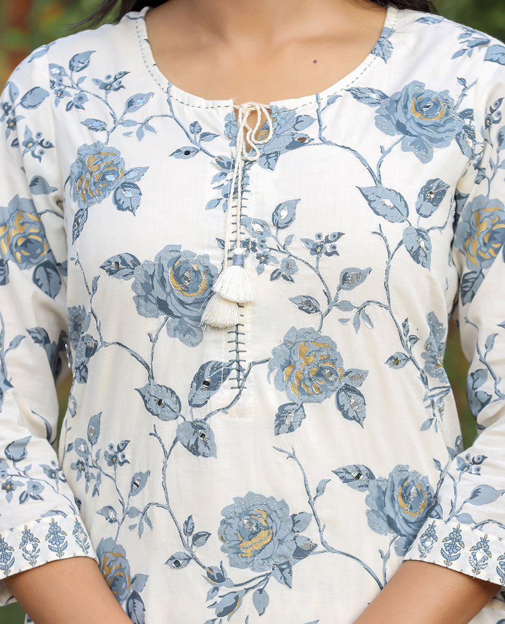 Kaajh Women's Grey Floral Print Cotton Kurta Pant Set