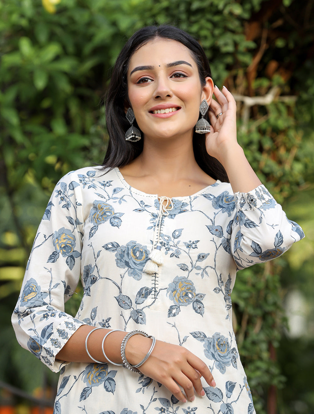 Kaajh Women's Grey Floral Print Cotton Kurta Pant Set