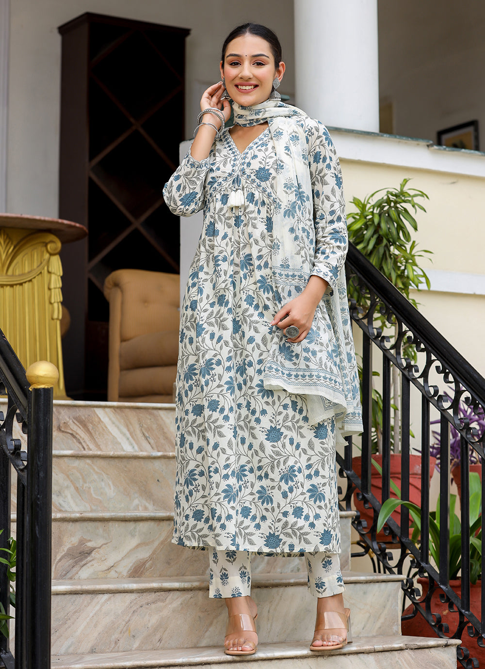 Kaajh Women's White Floral Printed Aaliya Cut Kurta Pant And Dupatta Set