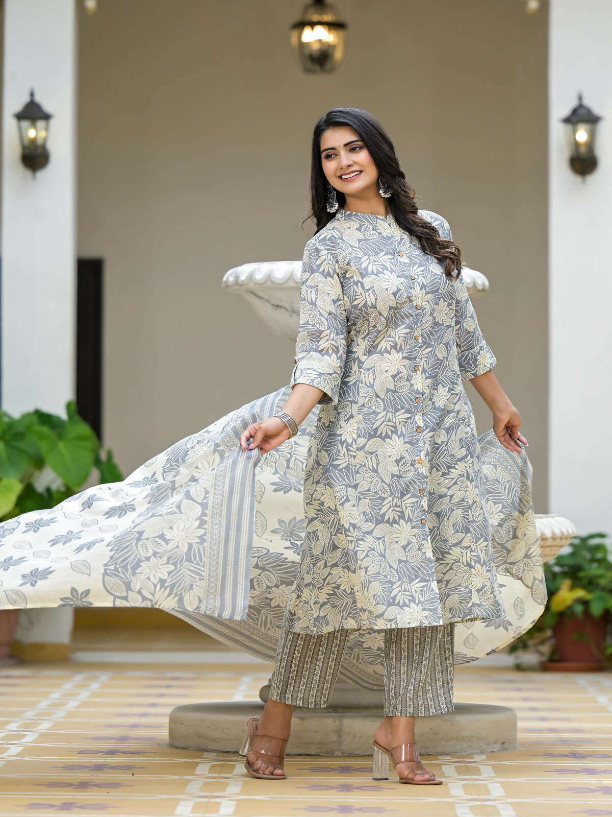 Juniper Women's Grey Floral Printed Cotton Kurta Set With Buttons