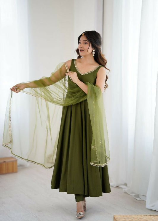 Joban Fashion Mehndi Kurta Set Chanderi Sequence Embroidery Work 