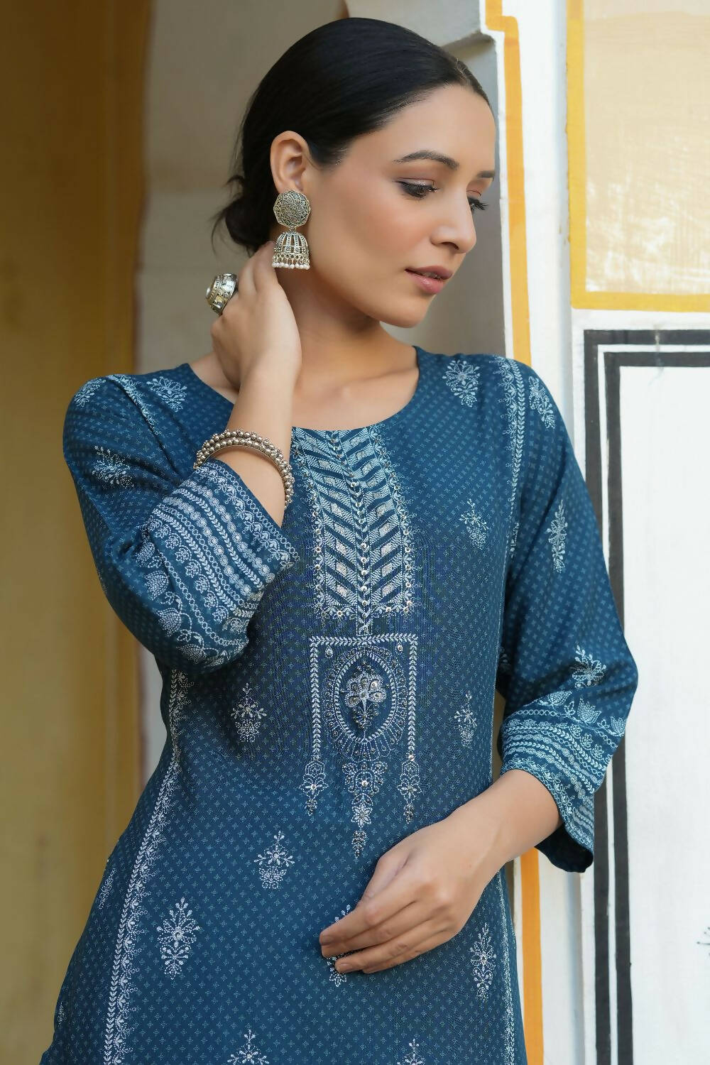 Juniper Women's Blue Rayon Staple Printed Straight Kurta